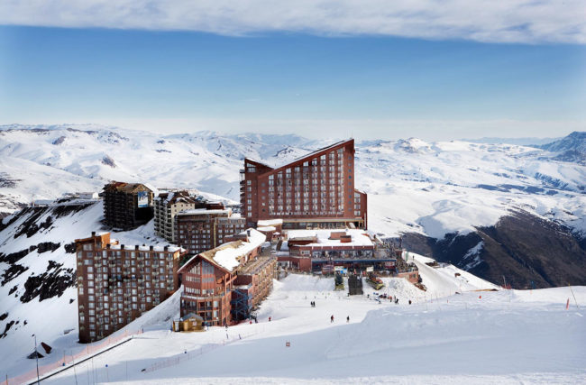 O que você sabe sobre esqui e snowboard? Já se imaginou esquiando?